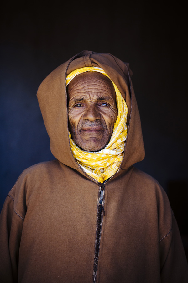 Elderly Amazigh Man wearing traditional Moroccan Djellaba, Assaiss market, Souss Massa Draa, Southern Morocco