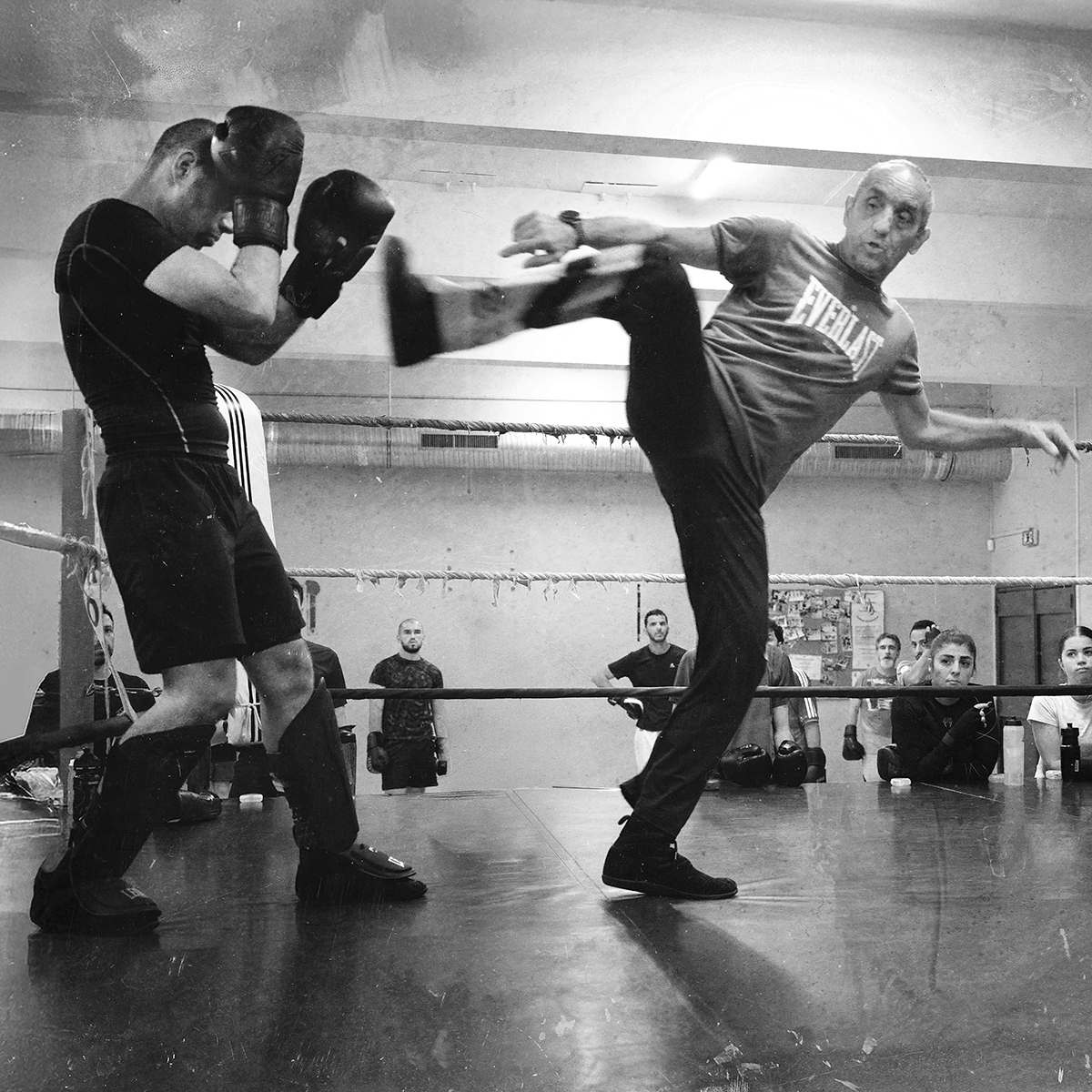Boxe française : pieds et poings