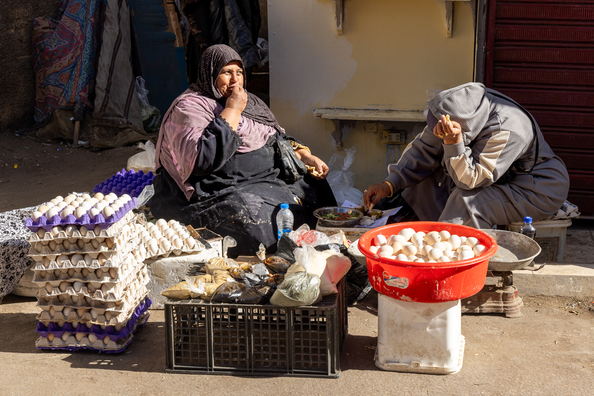 HANDS OF CAIRO