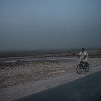 ELEGY of a solitary journey ( Southern Morocco seen by a sitting passenger ) / Élégie d’un voyage solitaire ( Le sud marocain vu par un passager )