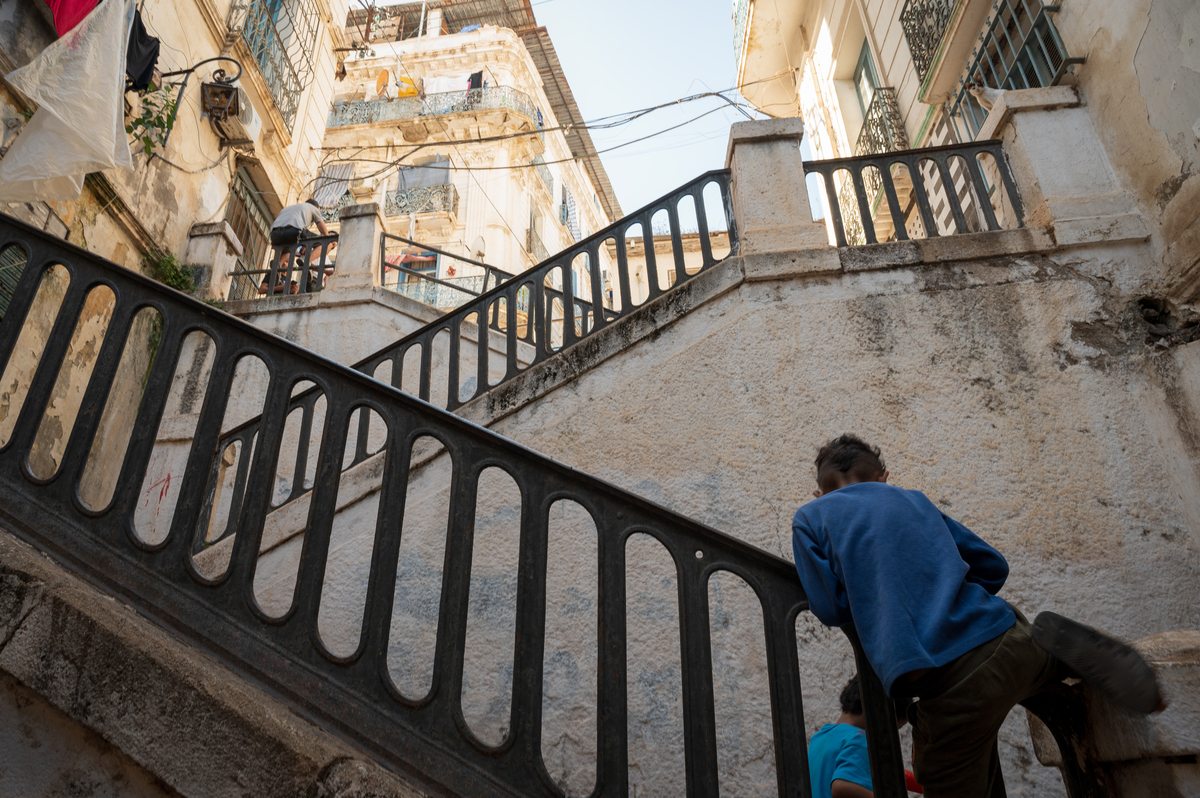Framing Algeria